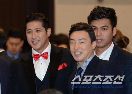 50억 대박 이적, 친정팀으로, FA 4번 성공, 돌연 은퇴... 형들은 끝났다. 최다안타 레전드의 선택은