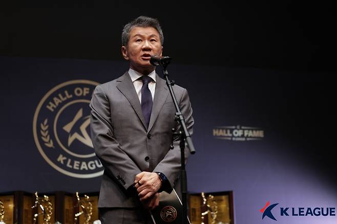 “이 정도로 팬들이 민감하게 반응할지 몰랐어” 박문성 해설위원 소신 발언 “정몽규 회장 연임 후 보이콧 시작돼”