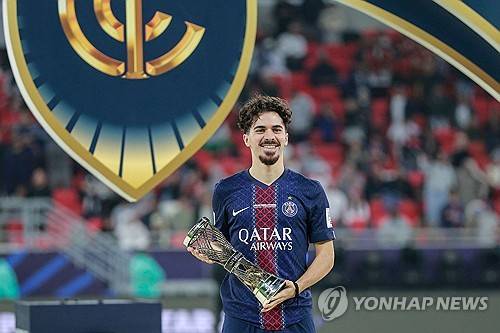 이강인, '핵폭탄급' 악재 발생…'발롱도르 2위' 비닐신 PSG 온다니→뛸 공간 아예 사라지나