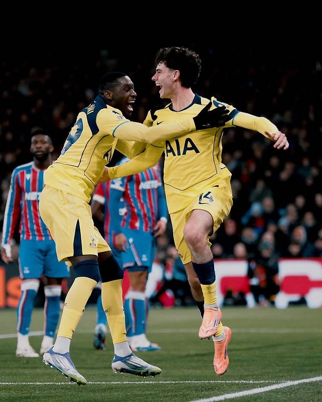 [PL 18R] 히샬리송 두 골 취소에도 흔들리지 않았다...'그레이 데뷔골' 토트넘, 팰리스 1-0 제압→공식전 3경기 만에 승리