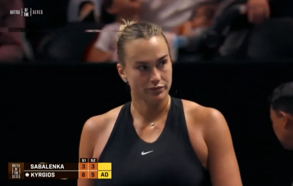 '여자 테니스 1위' 사발렌카, 세계 672위 삼류 남자 선수 상대 완패...여친 폭행-여자테니스 비하 논란도 [더게이트 테니스]