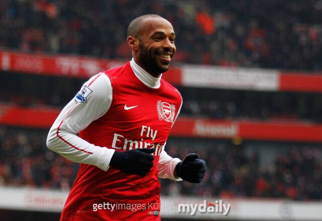 '토트넘에서 유일하게 손흥민은 인정한다' 북런던 앙숙도 존중…클럽 동상 제작 레전드 극찬