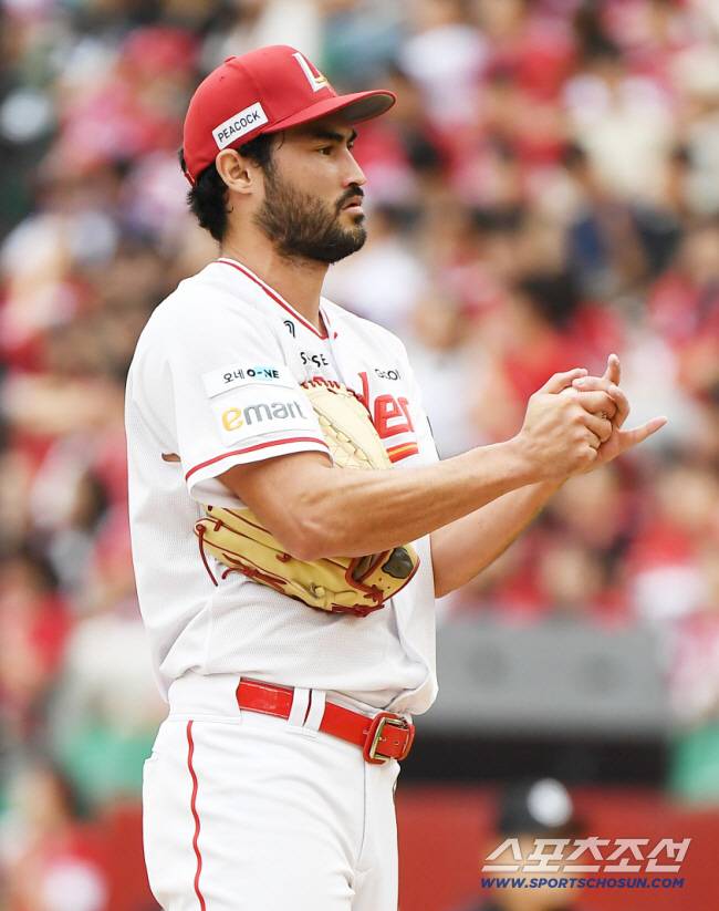 [공식발표] '25억→18억 대폭 삭감' 결국 재계약, 화이트는 17억 잔류…SSG 외국인 구성 완료