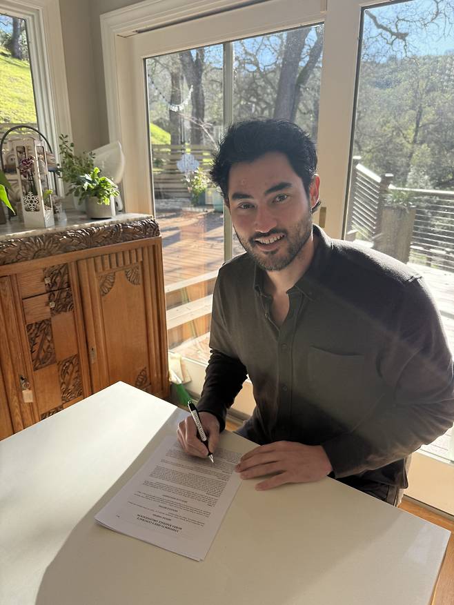 [공식발표] '25억→18억 대폭 삭감' 결국 재계약, 화이트는 17억 잔류…SSG 외국인 구성 완료