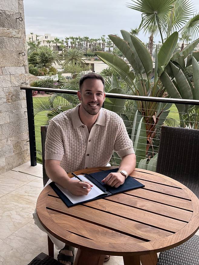 [공식발표] '25억→18억 대폭 삭감' 결국 재계약, 화이트는 17억 잔류…SSG 외국인 구성 완료