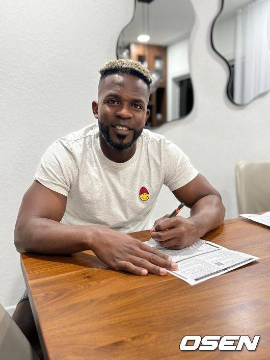 교체도 고민했는데, 7억 삭감 재계약…SSG 타격왕 절치부심 준비, 22억 홈런왕과 공존 어쩌나