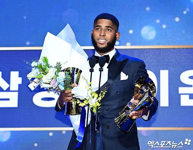 강민호 계약에 디아즈+부인 깜짝 등장!…한글로