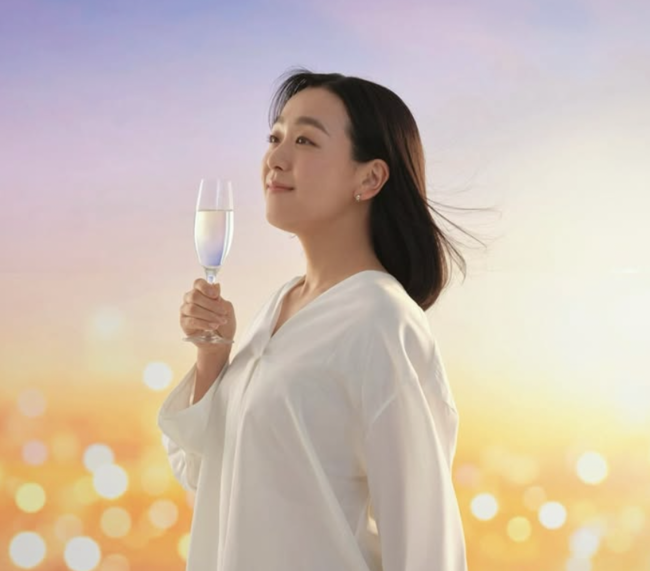 ‘김연아 라이벌’ 아사다 마오, 크리스마스 요정으로 변신한 근황 공개 ‘여전히 아름답네’