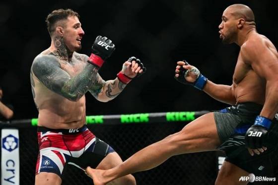 '은퇴 시사' 눈 찔려 실명위기 UFC 챔피언, 깜짝 폭탄발언