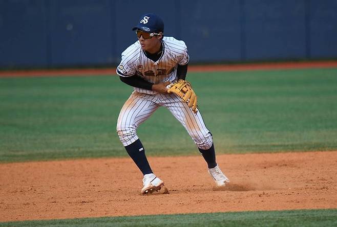 [단독] ‘한화가 포기한 군필 2라운더’ 송호정, KIA 유니폼 입는다… '안재석 라이벌' 광주서 부활하나