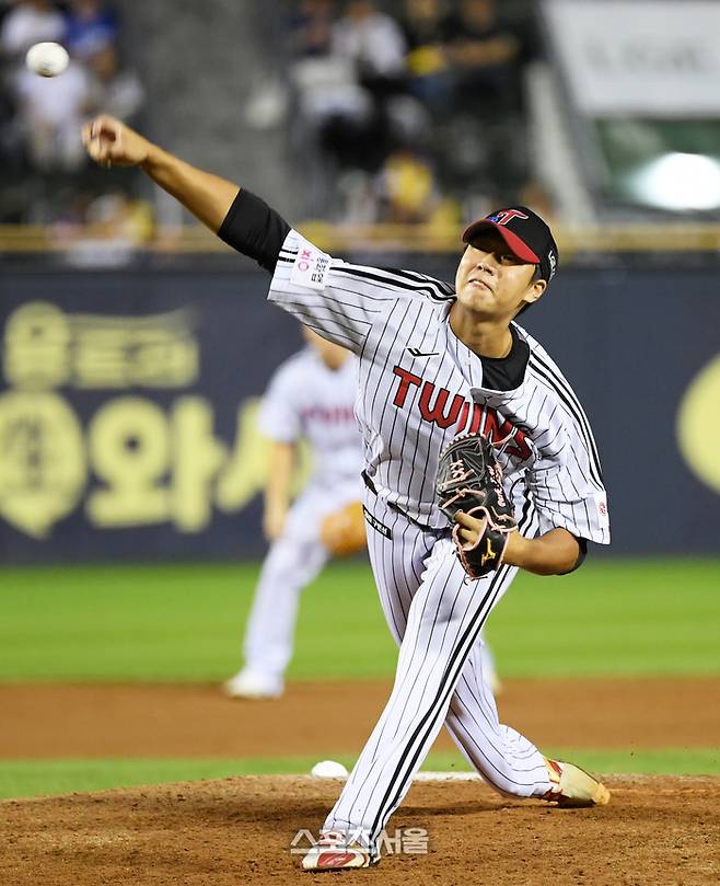 “김현수 빈자리? 걱정 마!” LG 염경엽 감독이 점찍은 ‘2026 왕조’의 투타 핵심은 누구?