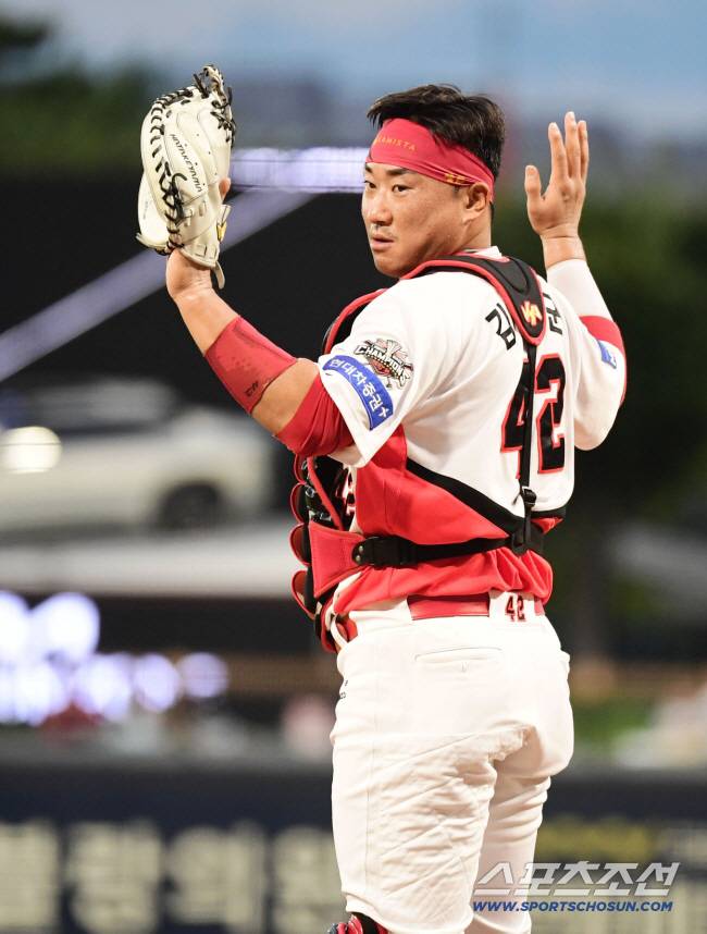 '다 뜯어말렸다' KIA 트레이드 승부수 왜 포기 안 했나…내년 FA 투자 전략 달라진다