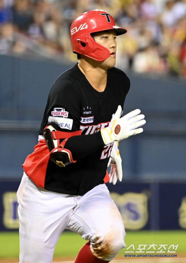 '다 뜯어말렸다' KIA 트레이드 승부수 왜 포기 안 했나…내년 FA 투자 전략 달라진다