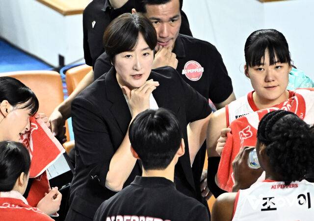 10연패라면 지긋지긋한 페퍼저축은행, 위기에서 박정아 선발 출격 “실바 쪽 방어 필요하다” [MD광주]