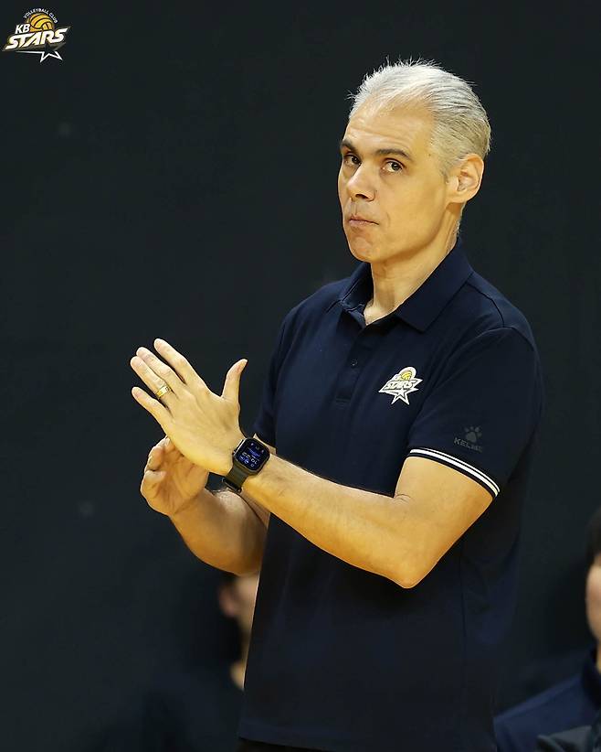 프로배구 KB손보 카르발류 감독 자진 사퇴…하현용 대행 체제