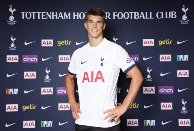 손흥민도 못했던 토트넘→바르셀로나, 19살 월클 초특급 유망주 해낼까...