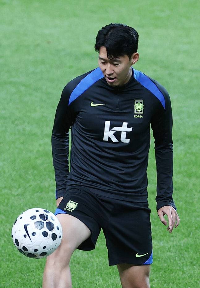 [오피셜] FIFA도 손흥민 때문에 운다, 메시-호날두와 어깨 나란히… SON, '월드컵 라스트 댄스' 레전드 10인 전격 포함