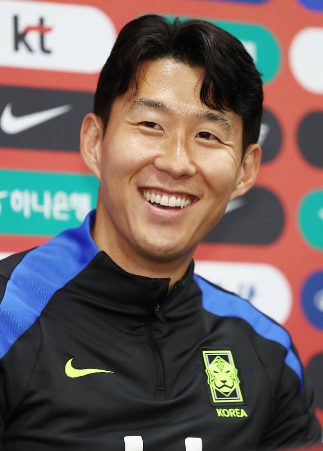 [오피셜] FIFA도 손흥민 때문에 운다, 메시-호날두와 어깨 나란히… SON, '월드컵 라스트 댄스' 레전드 10인 전격 포함