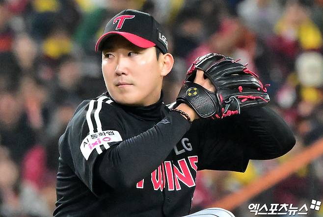 신인상 아쉽게 놓쳤지만, 연봉 협상 '칼 갈고 있다'…2025 LG '히트상품' 송승기, 억대 연봉 진입 여부 '주목'