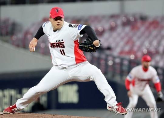 '국가대표 마무리 출신인데' 조상우 FA 협상 난항…A등급 보상+기량 하락 걸림돌