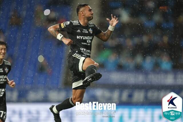 중국 귀화할 거야? 中 슈퍼리그 누비는 前 울산 골잡이 레오나르도,