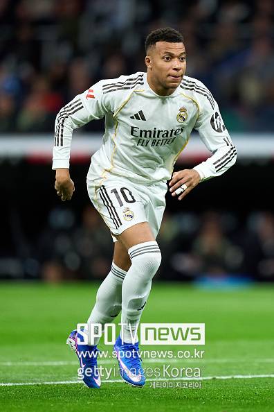 [오피셜] 알론소 감독 경질→역대급 위기에 날벼락 ‘공식발표’, “음바페 왼쪽 무릎 부상 최소 3주 결장” 레알 마드리드 빨간불