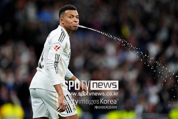 [오피셜] 알론소 감독 경질→역대급 위기에 날벼락 ‘공식발표’, “음바페 왼쪽 무릎 부상 최소 3주 결장” 레알 마드리드 빨간불