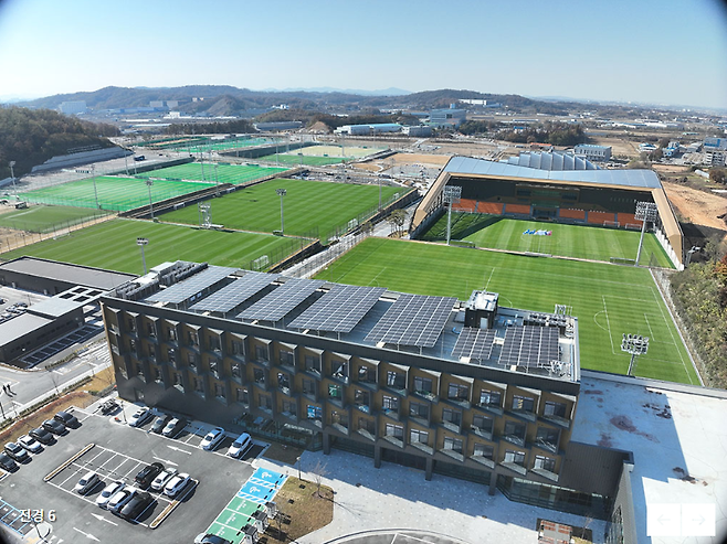 정몽규 축구협회장 공식발표 “홍명보호 북중미 월드컵서 최고의 성적 낼 수 있도록 전폭적인 지원…축구 팬 신뢰 회복하는 데 집중하겠다” [오피셜]