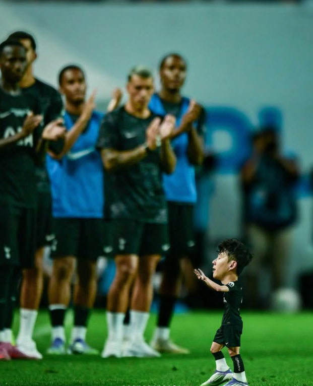 '봐요, 우리 SON이에요' LA FC+토트넘...앞다투어 손흥민 포스팅으로 한 해 되새김질