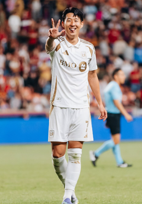 '봐요, 우리 SON이에요' LA FC+토트넘...앞다투어 손흥민 포스팅으로 한 해 되새김질