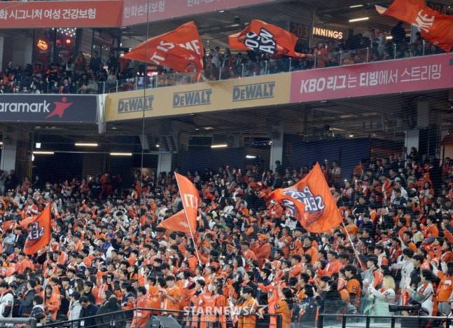 'LG가 1강 아니라니...' 2026 KBO 순위 판도 '3강-4중-3약'→인공지능(AI)이 직접 답했다