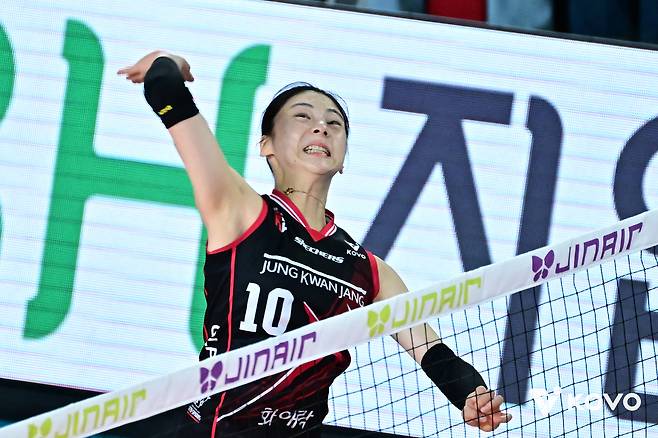 ‘배구여제‘ 김연경이 박혜민의 가면을 쓰고 뛰었나? ‘충무 쯔위’ 박혜민의 인생 경기...‘꼴찌’ 정관장, ‘선두’ 도로공사를 셧아웃으로 무너뜨리다 [남정훈의 오버 더 네트]