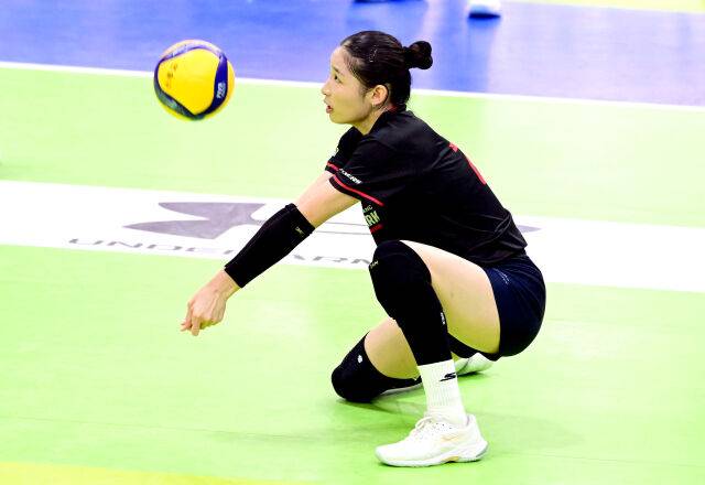 '9.52%', 프로 첫 승에 가려진 인쿠시의 처참한 리시브 효율, 연습만이 살길, 리시브 삼매경에 빠진 몽골 소녀 [유진형의 현장 1mm]