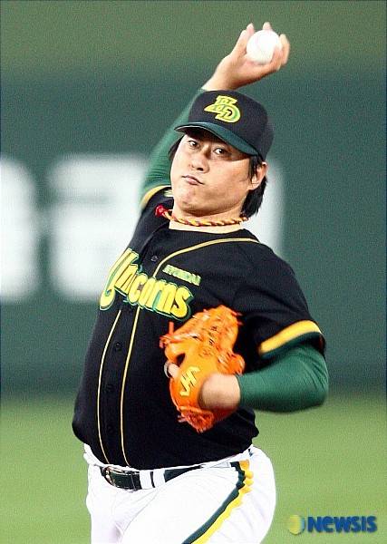 '향년 50세' 야구 레전드 故人으로...폐암 투병 후 병세 악화, '현대 왕조' 주축 전준호 별세