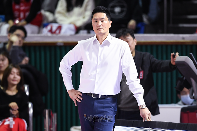 “감독이 말만 하면 인상 쓰냐?”…‘극대노’ 전희철 왜