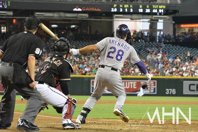 '막힌 똥차가 빠졌다' ML 최고 3루수 아레나도, 에인절스 '3루 혈' 뚫는다…트레이드 가능성 급부상