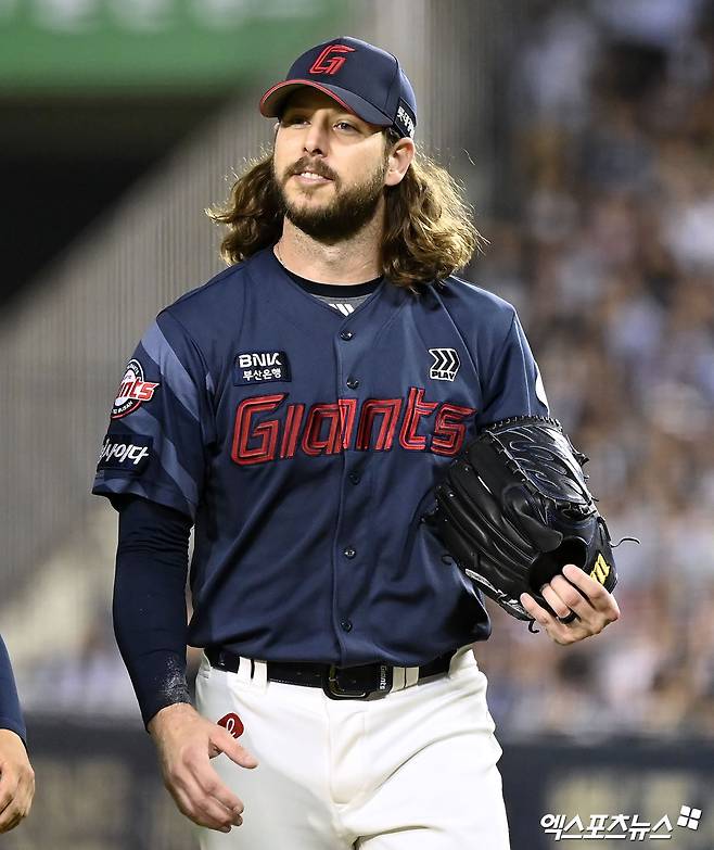 사직예수가 삼성 레전드를 쫓아냈다? 대만서 이런 일이…뷰캐넌, CPBL서도 못 뛸 위기→많은 나이+이닝 소화 우려