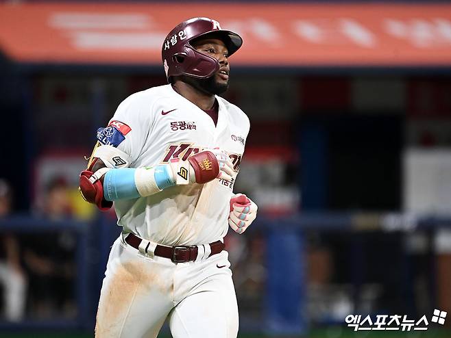 '前 키움 복덩이' 로니 도슨, KBO 신구단 합류 암시?…SNS에 '의미심장' 시그널 남겼다