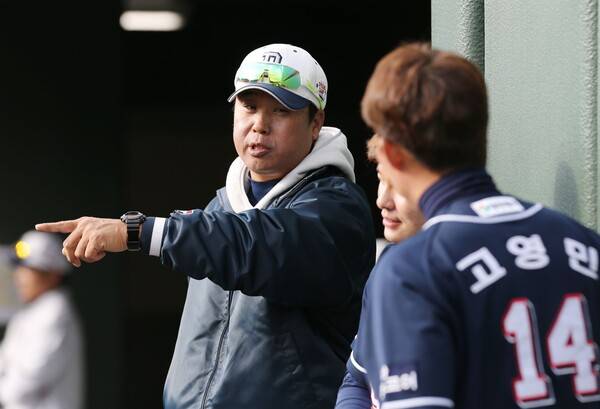 울산 웨일즈, 초대 단장에 롯데 프런트 출신 김동진·초대 감독에 '베어스 레전드' 장원진 선임 [더게이트 이슈]