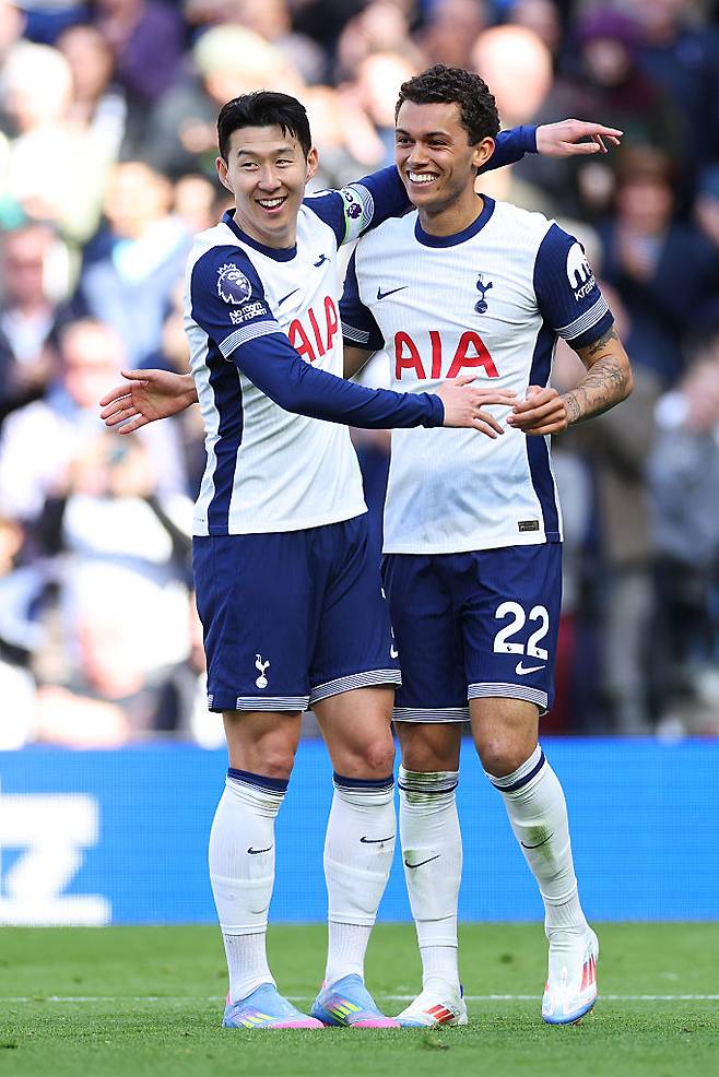 “손흥민에게 정말 많이 배웠다…함께 할 수 있어서 영광” 찬양했던 브레넌 존슨, 크리스털 팰리스 전격 이적 ‘오피셜’ 공식발표