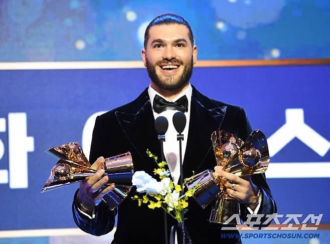 '한화에서 인생 역전' 433억 초대박 → 금메달까지 또 대박?