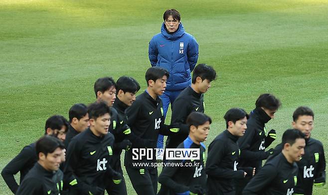 홍명보호 '일본 효과' 없는데…이란은 스페인과 붙는다 '사우디 덕' 6월 평가전 확정…韓 3월 A매치 무소식