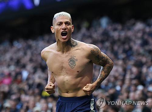 케인+손흥민+존슨 모두 OUT→'킹' 히샬리송 대단하네…방출 1순위 예상 깨고 '토트넘 주전 원톱'