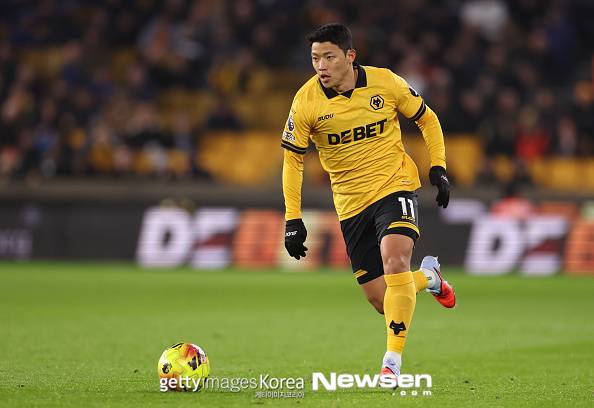 황희찬 페널티킥으로 추가골까지, 전반 30분만 1골 1도움