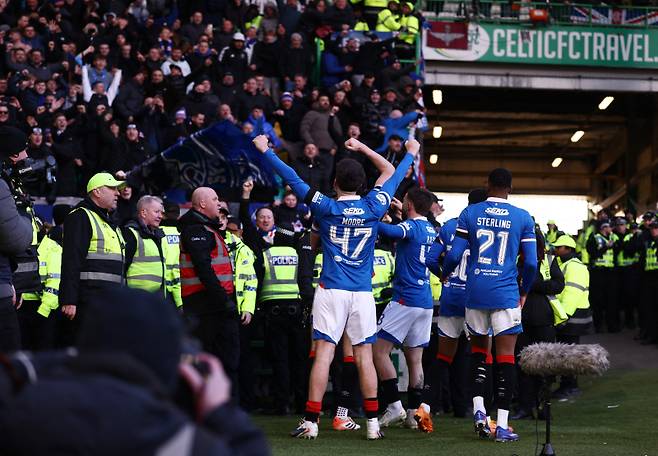 ‘윙백’ 양현준 인생골 터졌다, 수비수 4명 돌파→강슛…셀틱은 레인저스에 1-3 역전패