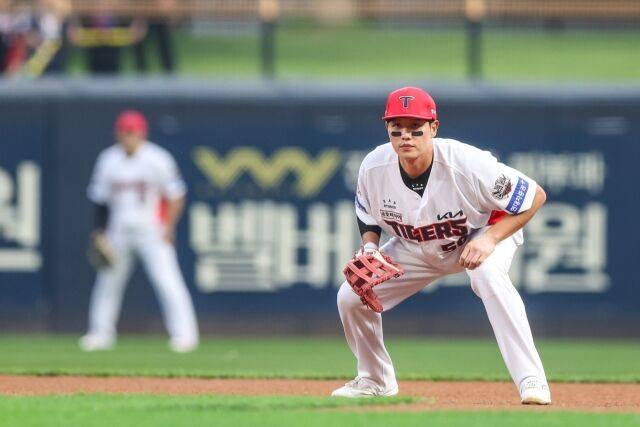 위즈덤 떠났고 카스트로 외야로…KIA 꽃미남 거포 야구인생 절호의 기회, 오선우 풀타임 1루수 도전