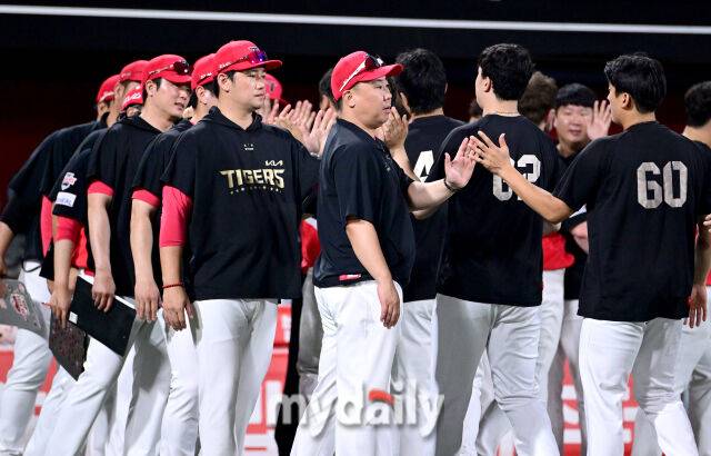 KIA·롯데 전국구 인기구단인데 2026 나란히 하위권? KBO 3년 연속 1000만관중 악재? 야구 몰라요