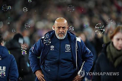 황희찬, 사상 초유 '1시즌 2경질' 창조하나…웨스트햄 '역대급 강등' 위기→누누 감독 교체 고려