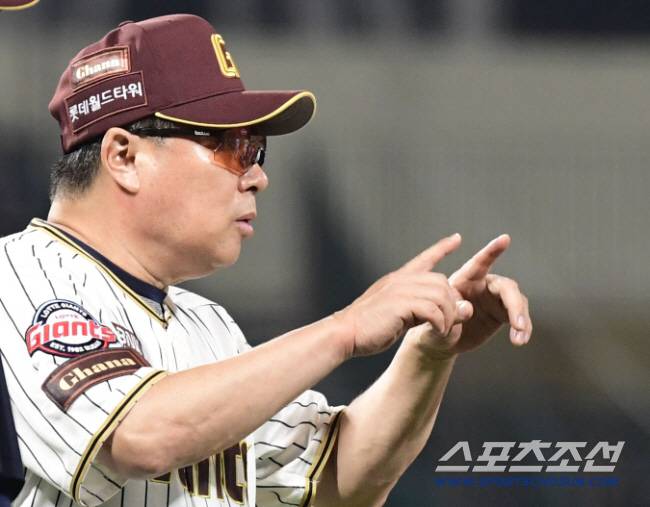 7연속 KS 명장 모셔놓고 3년간 외부FA 선물 없다니... 이렇게 불운한 감독이 5강 기적 쓰면 '명장 X 명장'