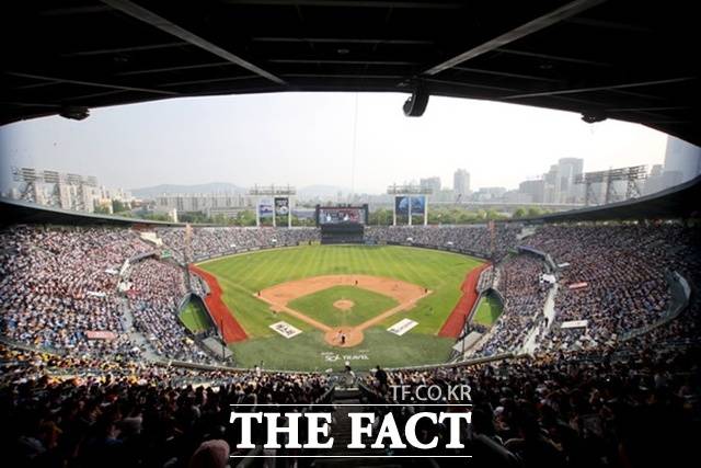 잠실야구장 ‘영원히 안녕!’…2026시즌 끝으로 철거, ‘역사 속으로’ [김대호의 야구생각]